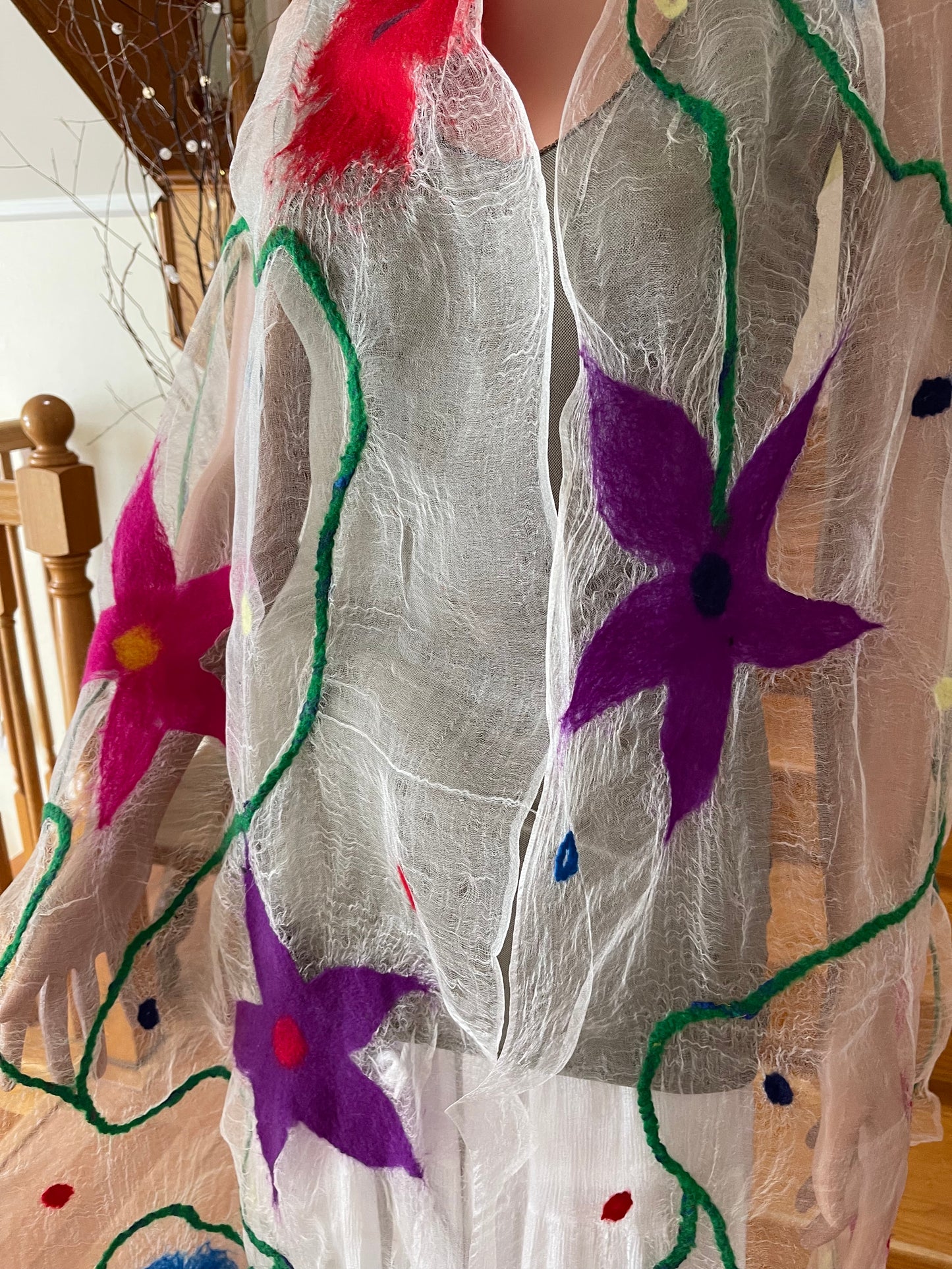 100% Natural Fibers Eco-Fashion Handmade Nuno Felted Eco Friendly Wool/Silk Organza Scarf Shawl Ascot Boa Kerchief Neckwear Wrapping Poncho