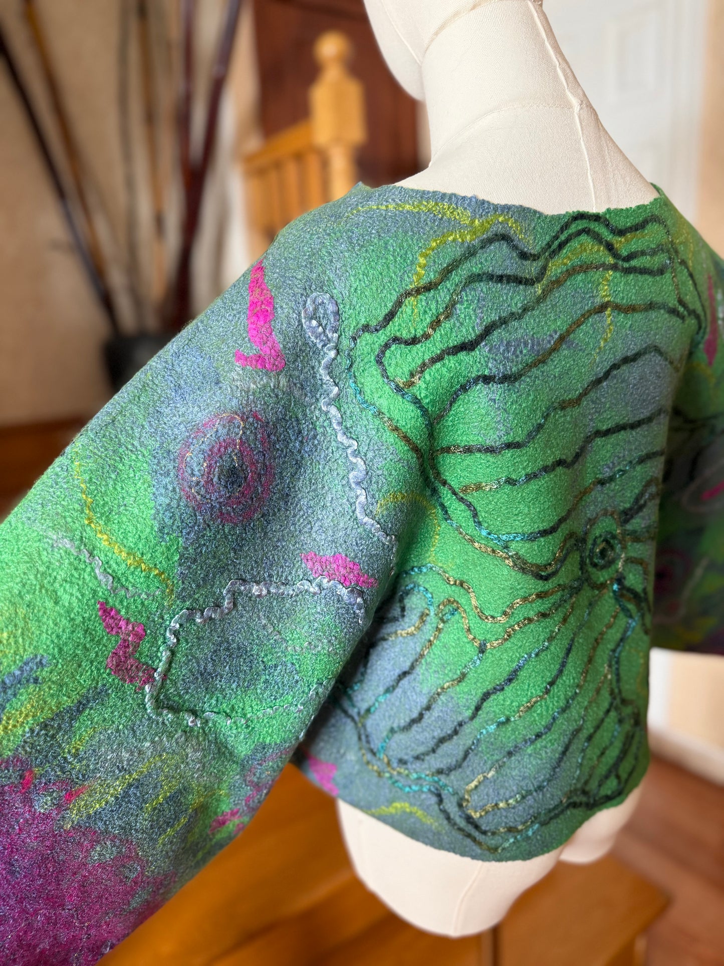 Silk/ wool top one size S-L