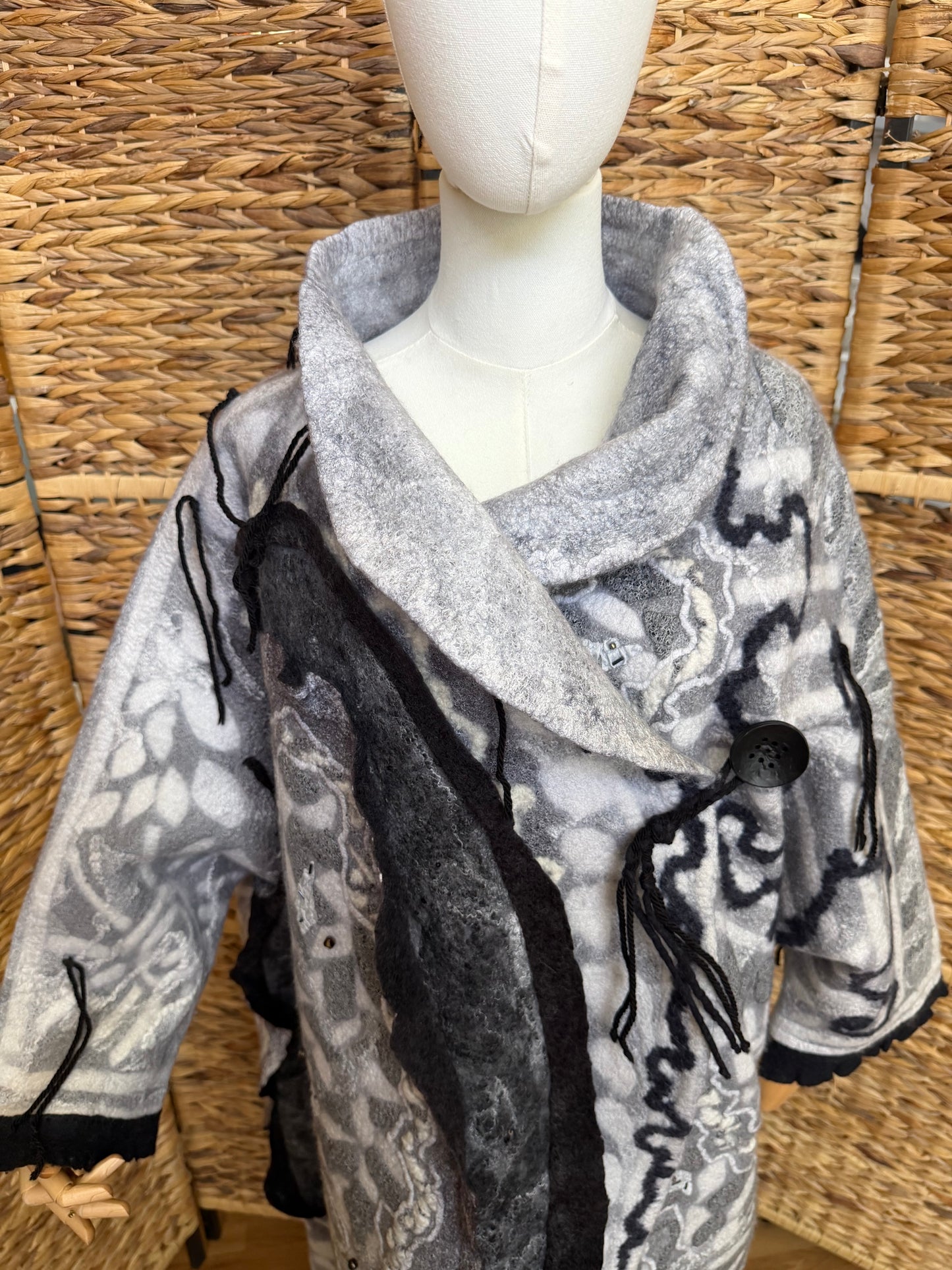 100% natural hand made merino wool silk bamboo linen cotton coat Jacket one size S-XL
   •   Overcoat
   •   Parka
   •   Trench coat
   •   Raincoat
   •   Windbreaker
   •   Peacoat
   •   Topcoat
   •   Cloak